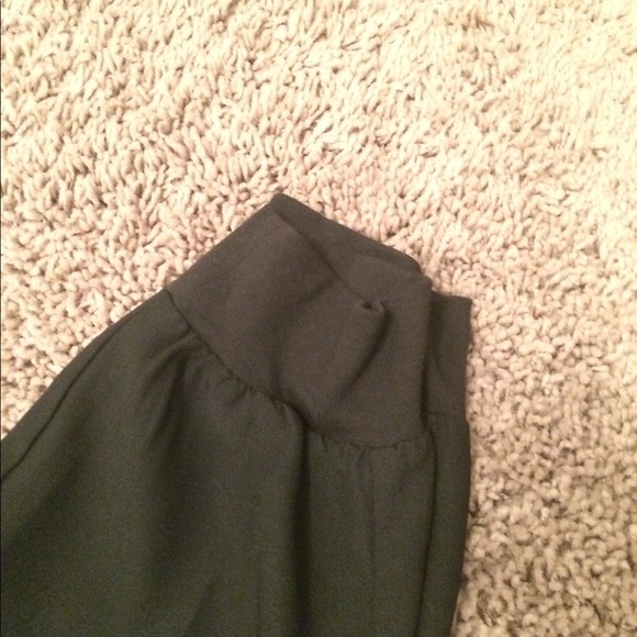 Old navy crop pants - Picture 2 of 3